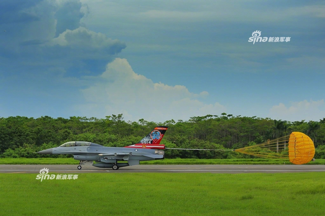 欺师灭祖!台湾F16和日本F35在美军基地高调编队飞行