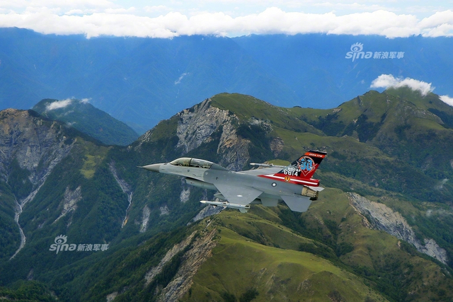 欺师灭祖!台湾F16和日本F35在美军基地高调编队飞行