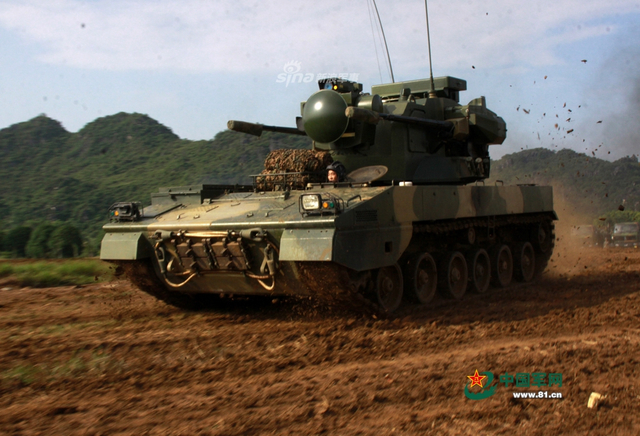 装弹两小时爽快十秒钟!我军现役最强自行高炮火力旺盛