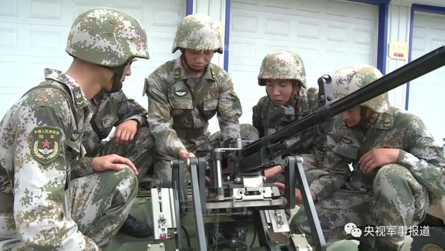 机动部队出击！我军精锐合成营新式突击车玩的溜