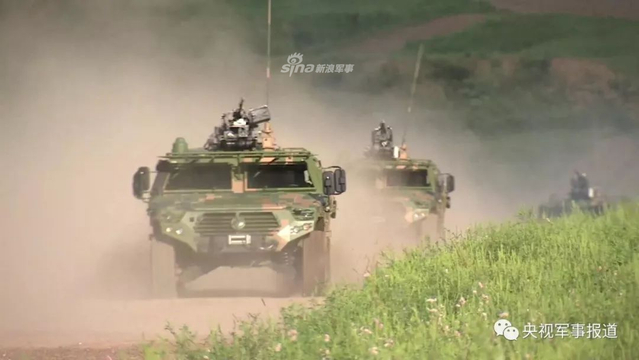 机动部队出击！我军精锐合成营新式突击车玩的溜