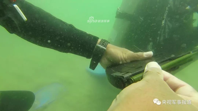 南海腾蛟！我陆军特战队员挑战蛙人演练水下动真章