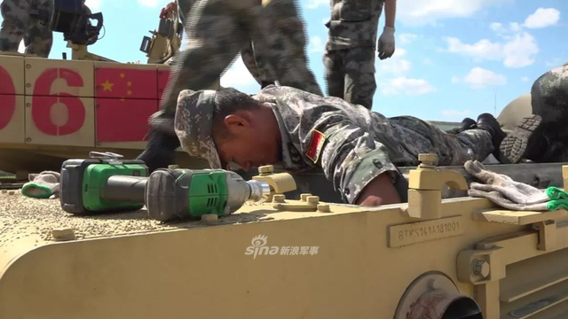 先做赛前全面体检：我军参赛队96B抵俄备战坦克两项