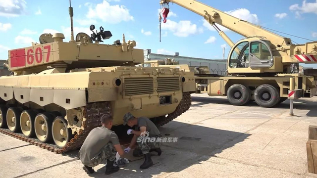 先做赛前全面体检：我军参赛队96B抵俄备战坦克两项