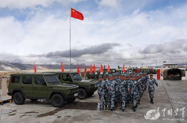 随时战备!西部战区空军歼11B领衔飞豹米171联合演习