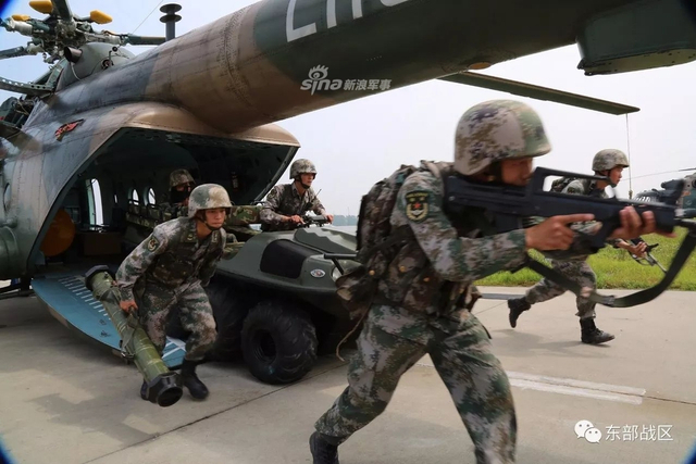 海东雄鹰破长空！东部战区陆航旅地空协同演练很震撼