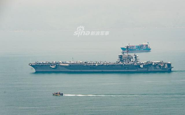 看见亲人都没这兴奋!美卡尔文森号航母抵越南引围观