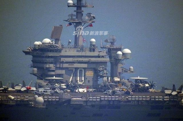 看见亲人都没这兴奋!美卡尔文森号航母抵越南引围观