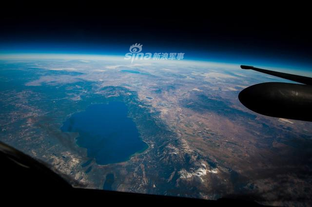 美军真会玩!U-2侦察机拍到远离地面两万多米壮观景象