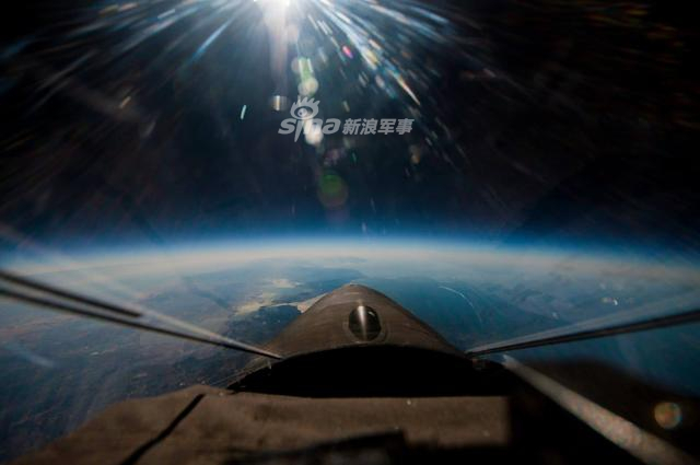 美军真会玩!U-2侦察机拍到远离地面两万多米壮观景象