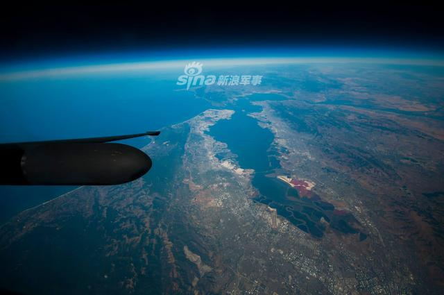 美军真会玩!U-2侦察机拍到远离地面两万多米壮观景象