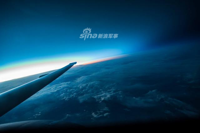 美军真会玩!U-2侦察机拍到远离地面两万多米壮观景象