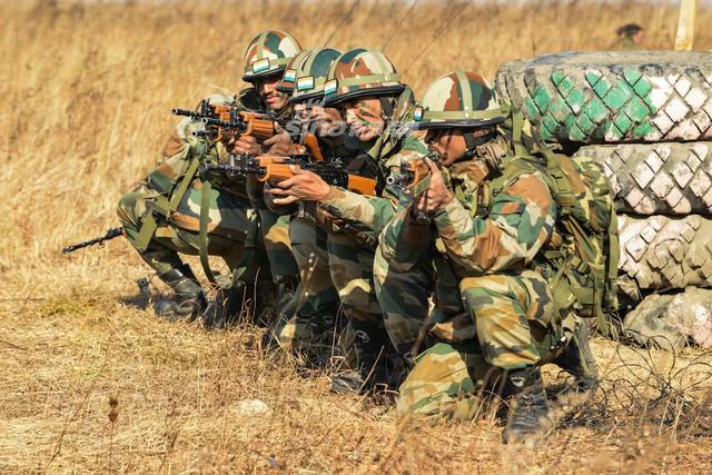 印度一陆军士兵遭枪击身亡 因帮助同事妻子摆脱性骚扰