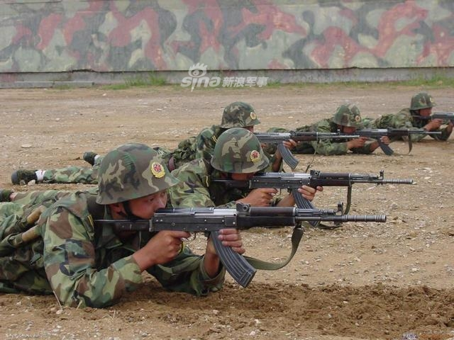 拳打ak脚踩hk!解放军八一杠变身魔改神枪高大上