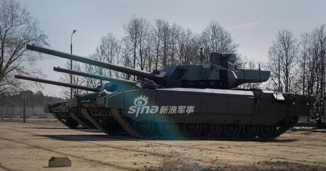 T14坦克现身莫斯科城郊 将参加胜利日阅兵彩排