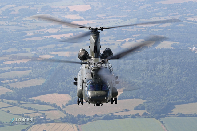 空中角度有不同!实拍展现ch-47支奴干直升机细节