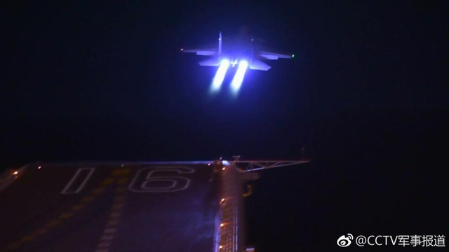 辽宁舰战力暴涨!我军舰载机夜间起降设备曝光