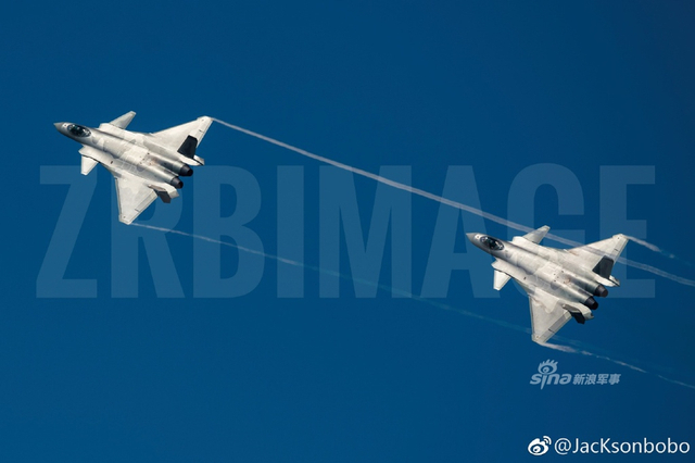 好战机身形就是漂亮!中国空军歼20做工精美美不胜收