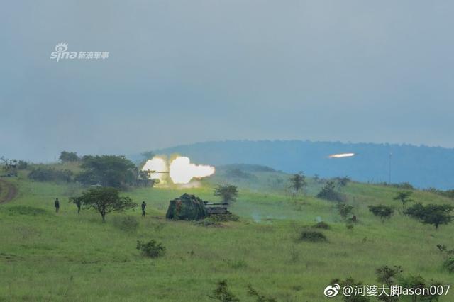 中国09式车载炮卢旺达实战开火