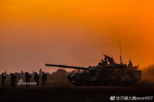 好东西就得显摆！泰国劲曝中国造VT4坦克训练画面