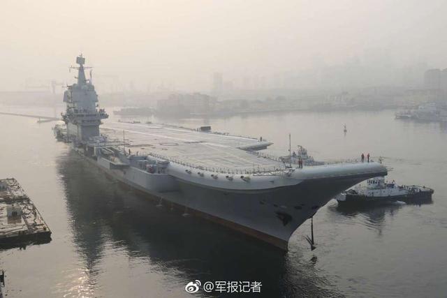 中国首艘国产航母海试大图来了