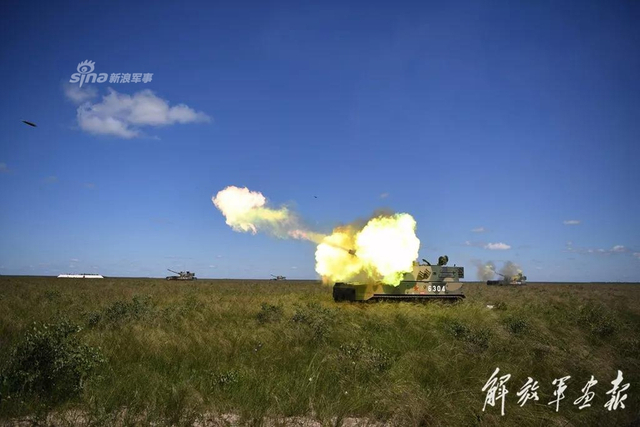 跟毛子切磋！回顾东方军演我军99坦克抖出冷战范