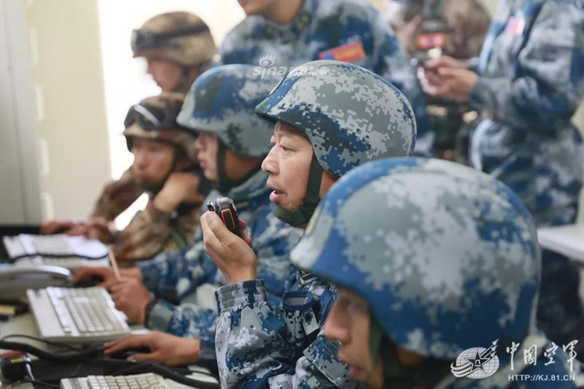 红旗9小伙伴！我军红旗22防空导弹荒漠涂装实弹打靶