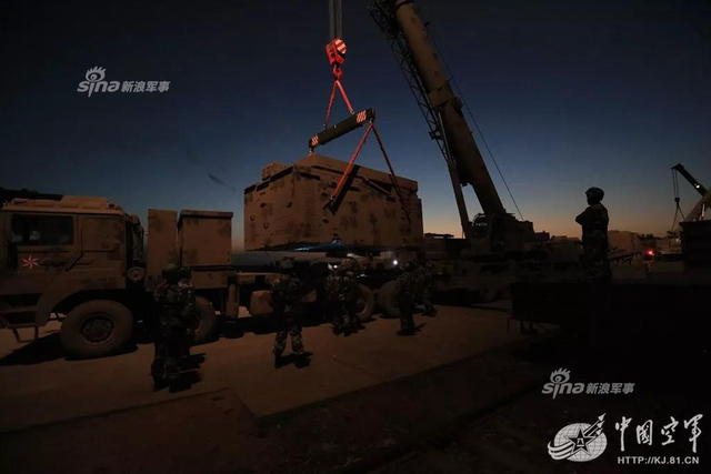 红旗9小伙伴！我军红旗22防空导弹荒漠涂装实弹打靶