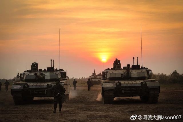 好东西就得显摆！泰国劲曝中国造VT4坦克训练画面