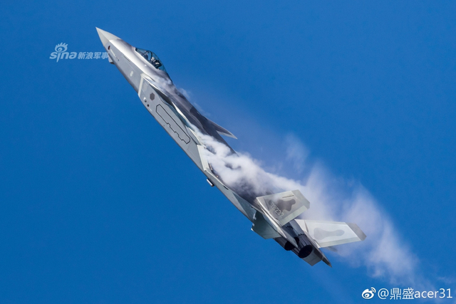 龙吟九天震寰宇！我军歼20战机凌空决胜英姿不俗