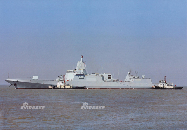 为海军70年做准备？我江南厂055万吨大驱挂上满旗