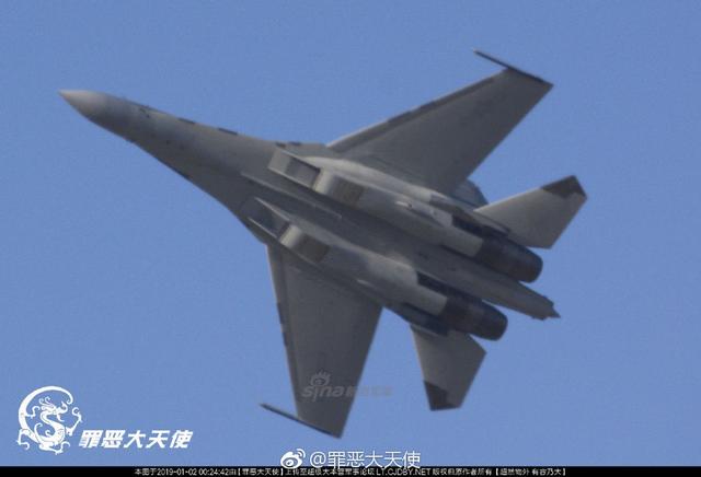 歼16战机疑似已装备海军航空兵