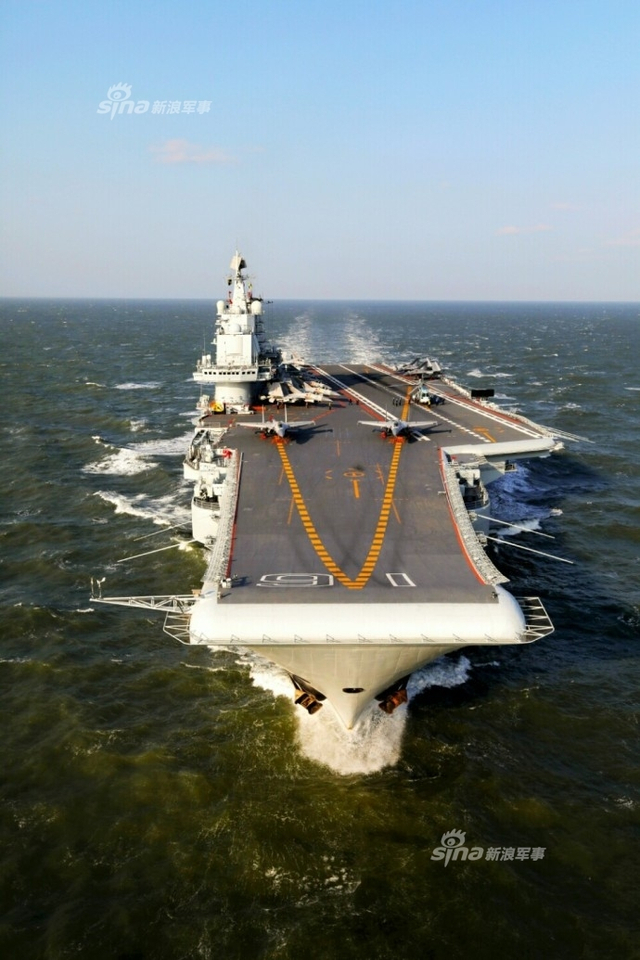 何时夜间起降？我军辽宁号航母满载歼15卫南海