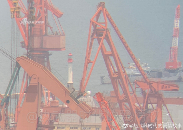 进度喜人！我大连造船厂055驱逐舰已装相控阵雷达