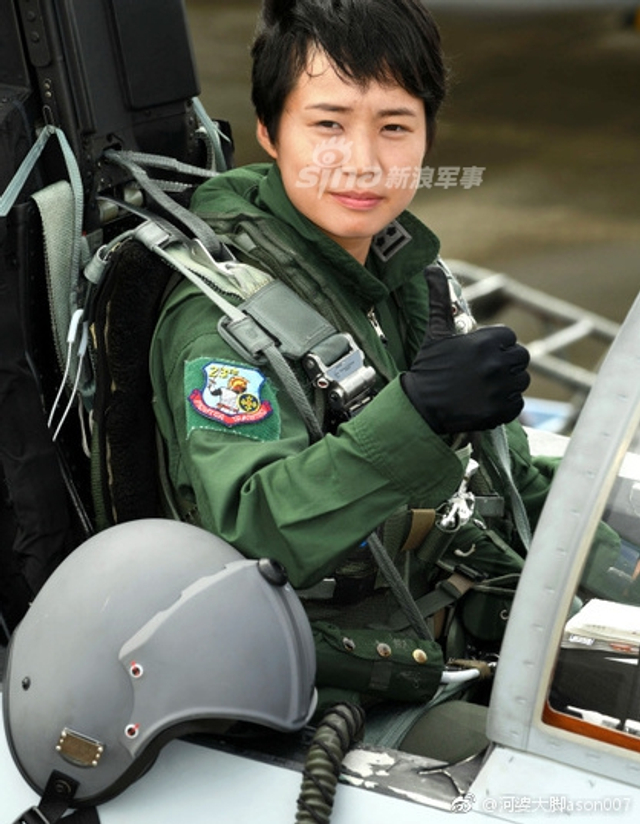 来跟我军过两招？日本首位F-15战机女飞行员亮相