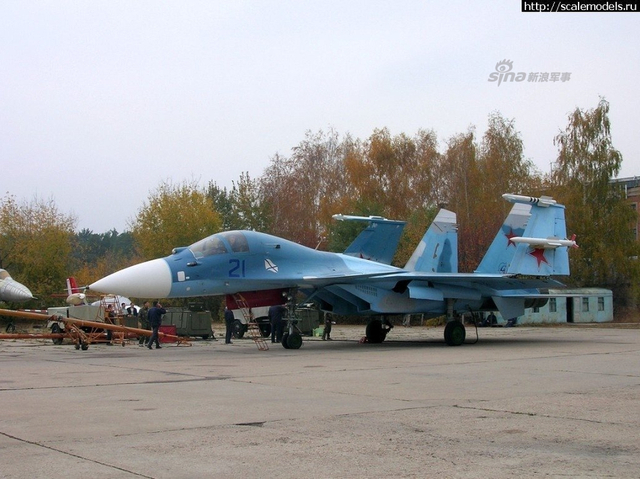 证明航母要多造!俄苏33舰载机上岸进行滑越训练