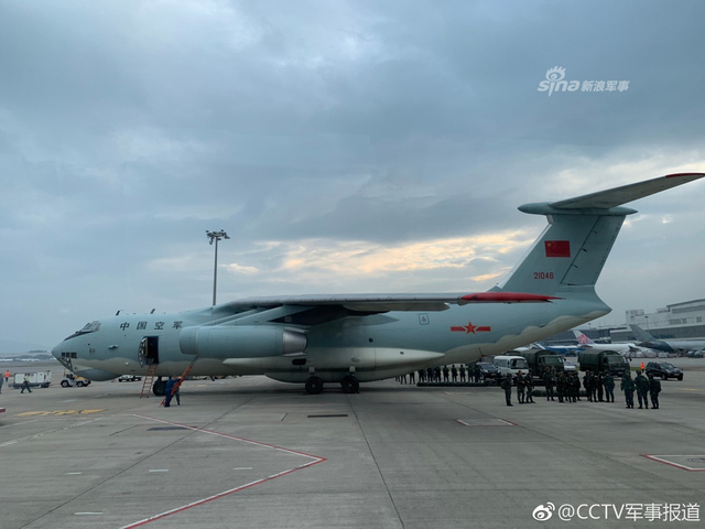 我军3架伊尔-76奔赴中马泰军演