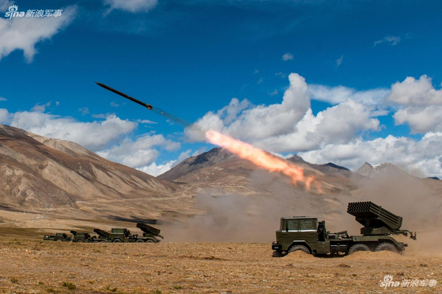 解放军10多个兵种连续48小时高原军演 实施定点爆破