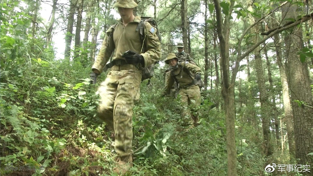 袋鼠竟然也懂美食!澳大利亚女兵掌勺做中国菜