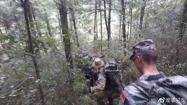 袋鼠竟然也懂美食!澳大利亚女兵掌勺做中国菜