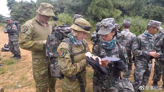 袋鼠竟然也懂美食!澳大利亚女兵掌勺做中国菜
