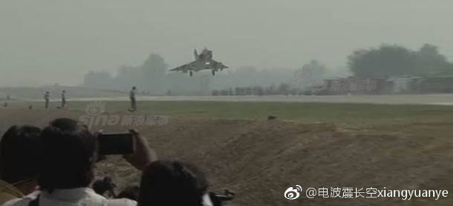 怕中国炸了机场？印度狂练高速公路起降苏30