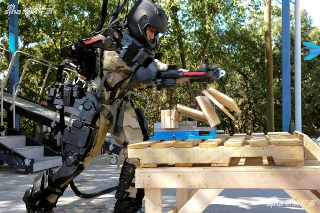 外骨骼可比美军?中国未来士兵综合系统曝光