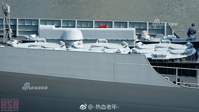 没派南海舰队的！我军052C神盾舰赴东盟阅舰式