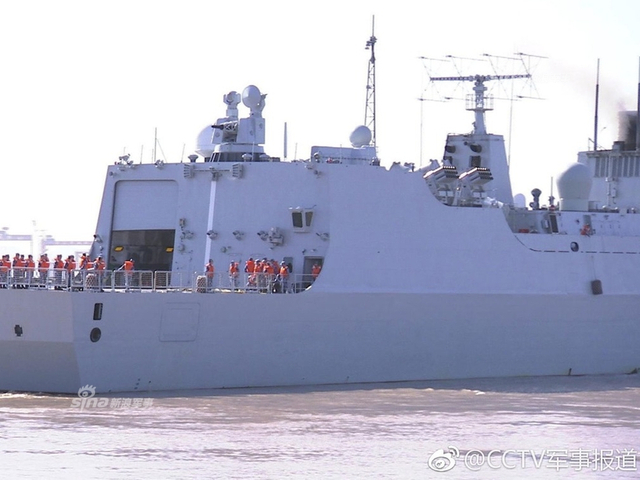 没派南海舰队的！我军052C神盾舰赴东盟阅舰式