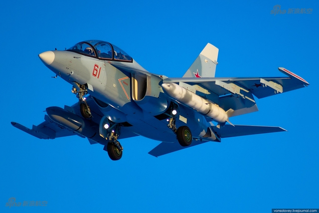 缅甸空军新到货两架雅克130