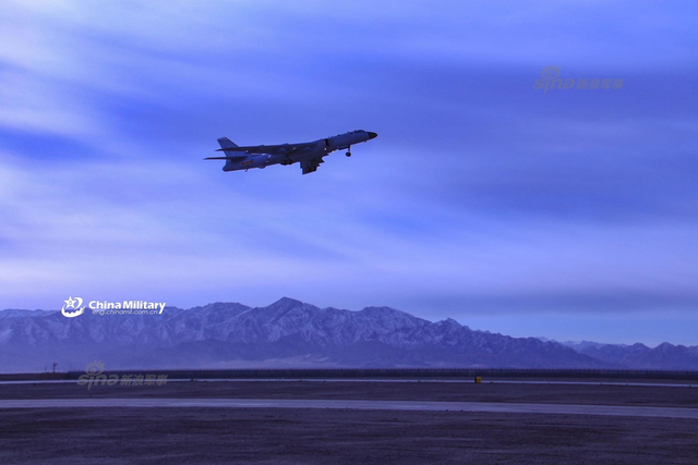 战神威慑三哥!我军轰6K轰炸机奔赴高原猛练远程奔袭