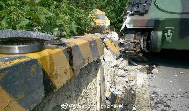 再不担心翻车了！台军被曝动用地铁载运军车和士兵