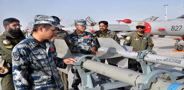 为外销巴铁试水?我军歼10C战斗机亮相中巴空军联演