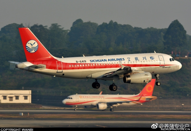 致敬英雄!客机玻璃爆裂我空军转业飞行员备降成功